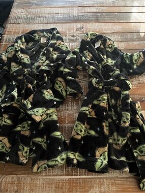 Baby Yoda Plush Fleece Robe - Black & Green